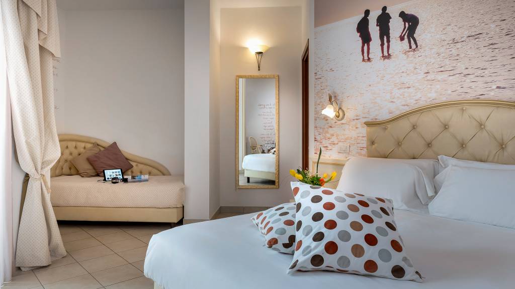 hotel-sovrana-&-spa-rimini-rooms-19-2