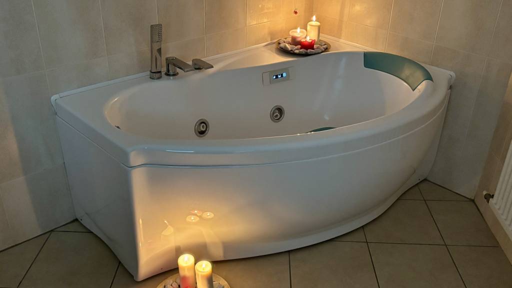 Sovrana-Hotel-Spa-Rimini-Junior-Suite-Vasca-3