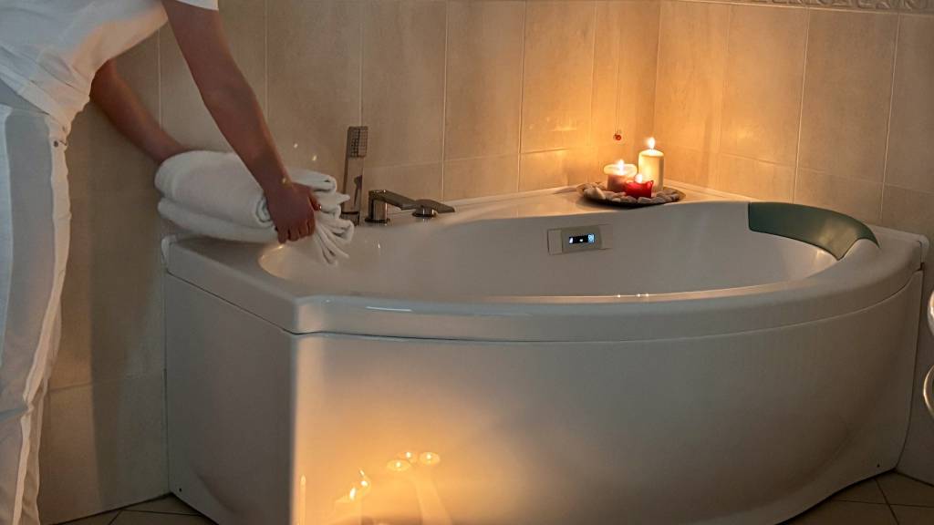 Sovrana-Hotel-Spa-Rimini-Junior-Suite-Vasca-5