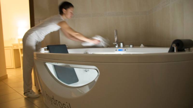 Sovrana-Hotel-Spa-Rimini-Junior-Suite-Vasca-4